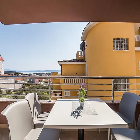 Olive Apartment *