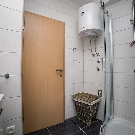 Olive Apartament *