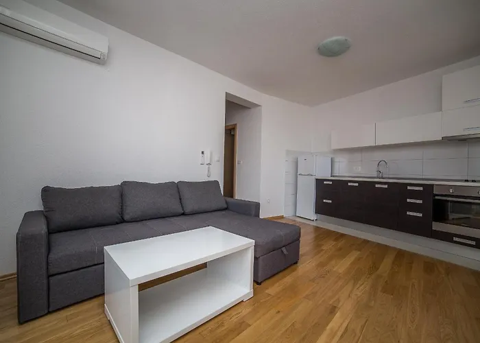 Olive Daire Makarska